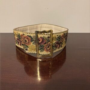 Rare vintage floral tapestry belt with a gold-tone buckle.